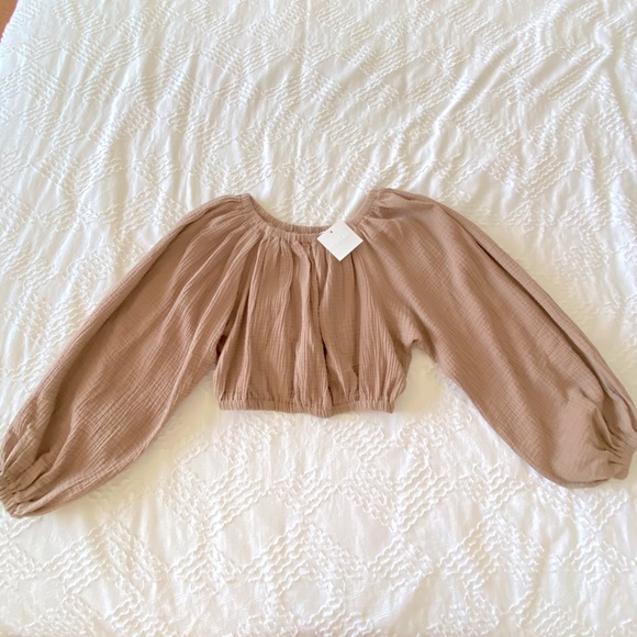 Boheme Tops - BOHÈME beige romance blouse